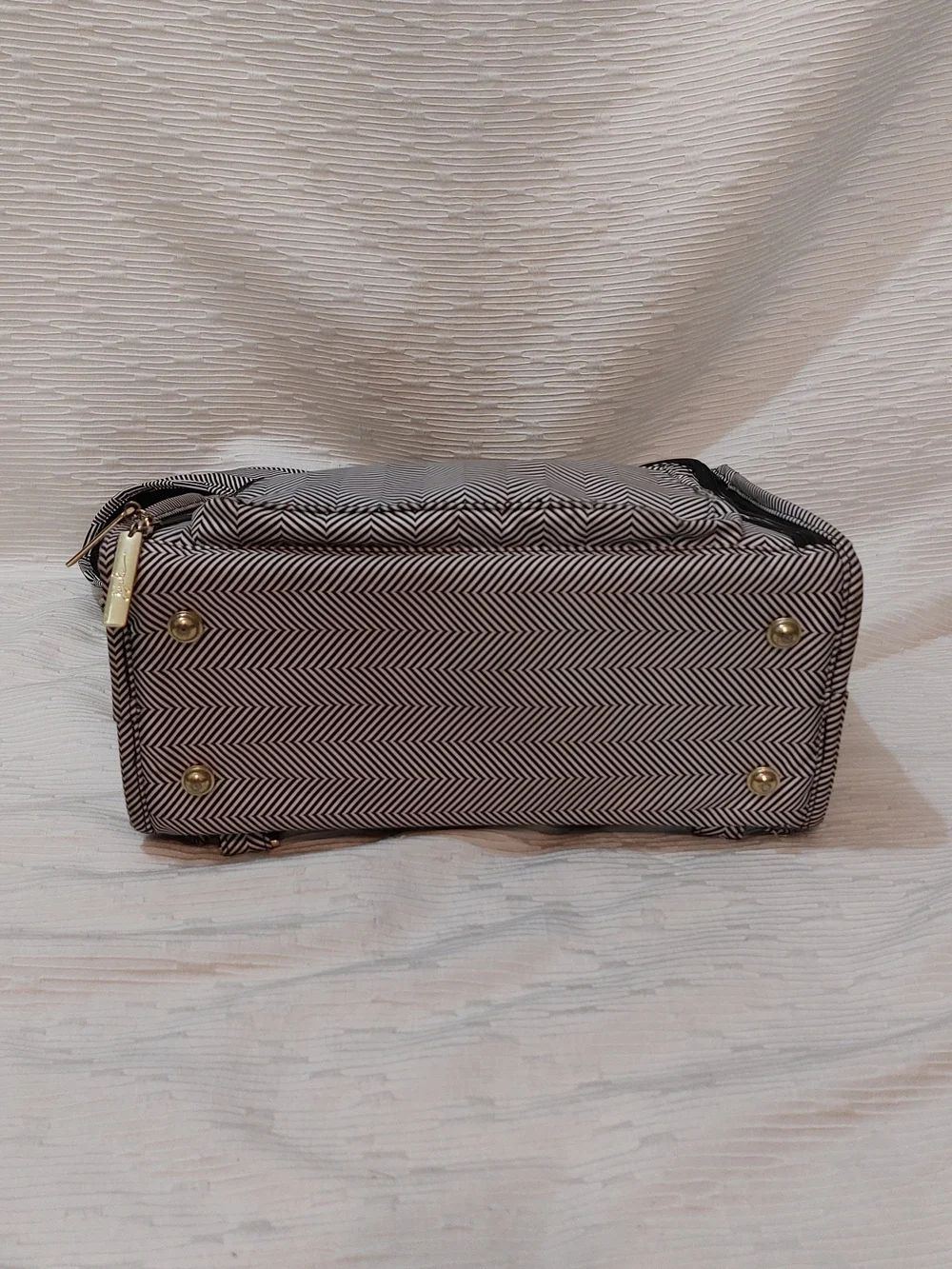 Ju-Ju-Be Queen of The Nile Black and White Chevron Cnvertible Diaper Bag